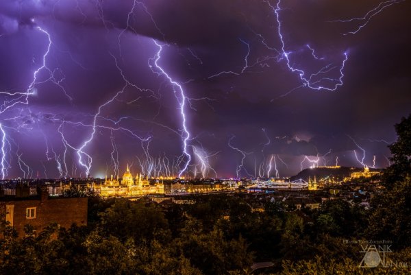 Красивая гроза