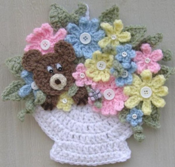 Панно из вязаных цветов крючком