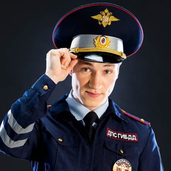 Девушка полицейский