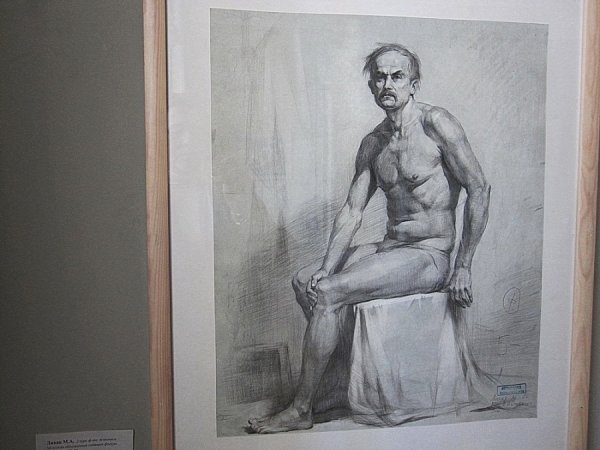 Рисунки с натуры девушек