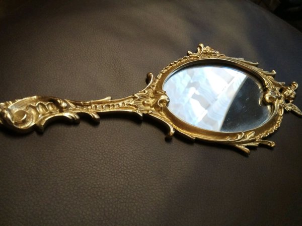 Антикварное зеркальце