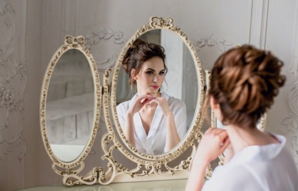 Красивое отражение в зеркале