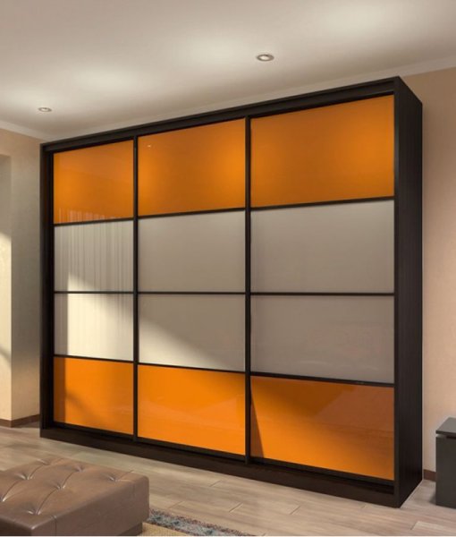 Шкаф купе с цветным стеклом