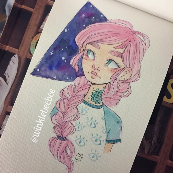 Девочка карандашом для скетчбука