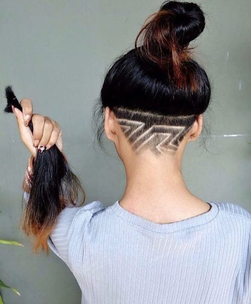 Красиво выстриженные затылки