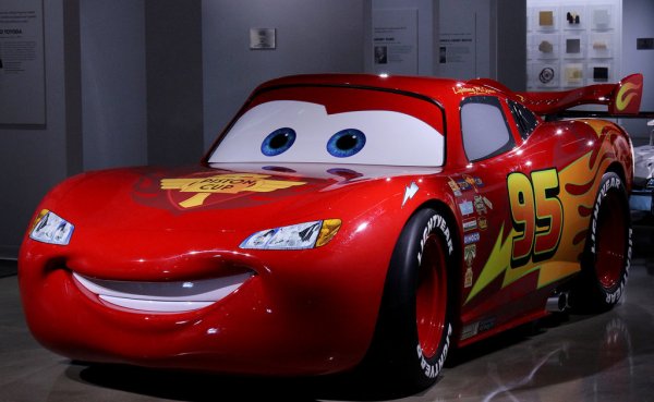 MCQUEEN молния Маккуин
