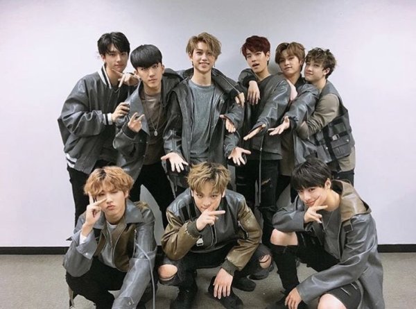 Название фандома Stray Kids