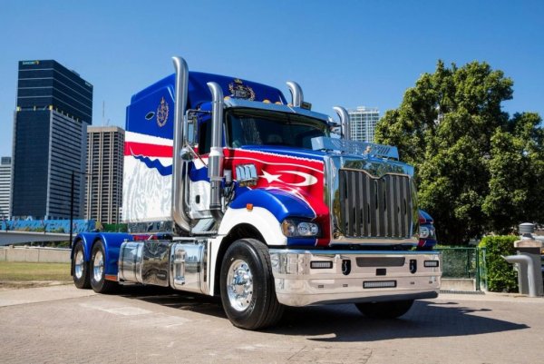 Super-Liner Mack Trucks