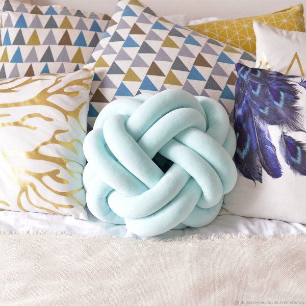 Подушка интерьерная дизайнерские