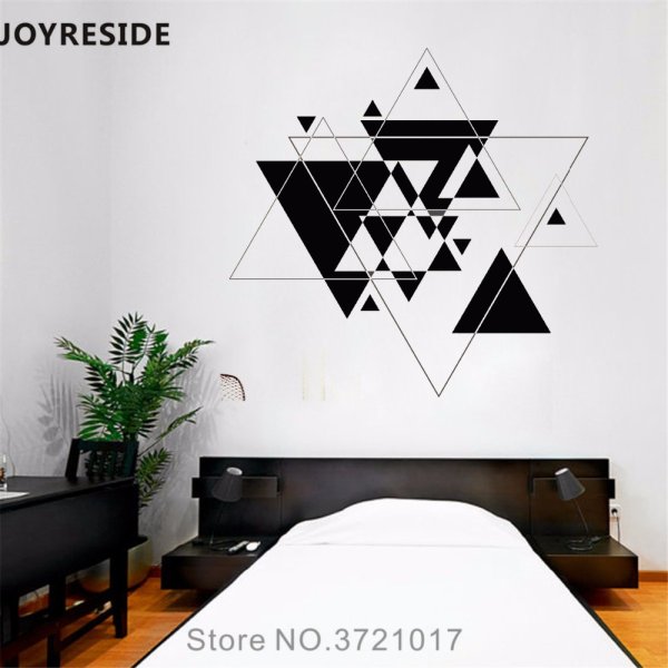 Простая геометрия на стене