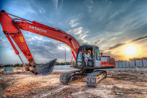 Экскаватор на гусеницах