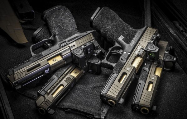 Glock 17 в обвесе