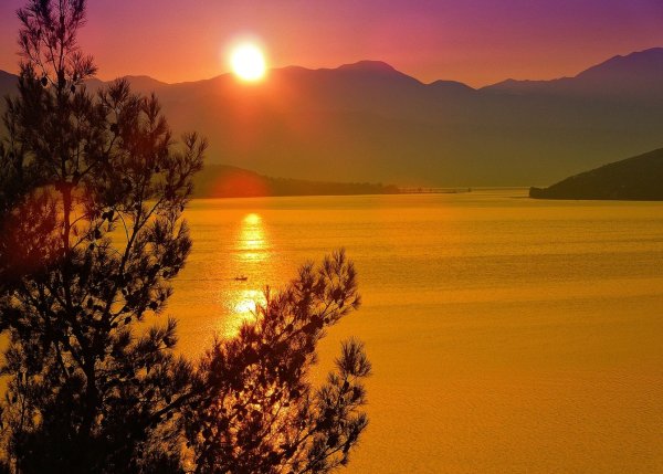 Рассвет на море