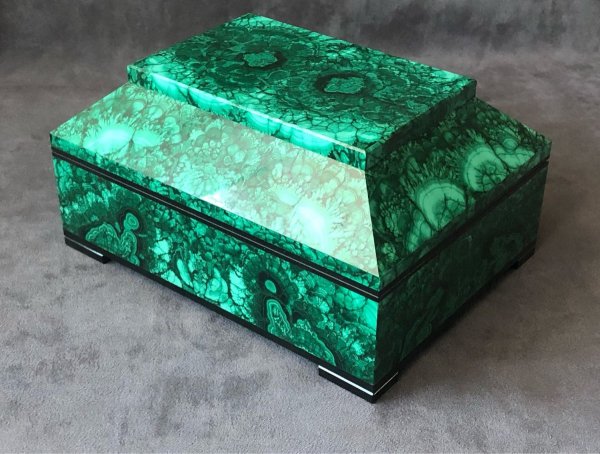 Малахитовая шкатулка