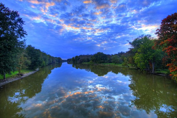 Спокойная река