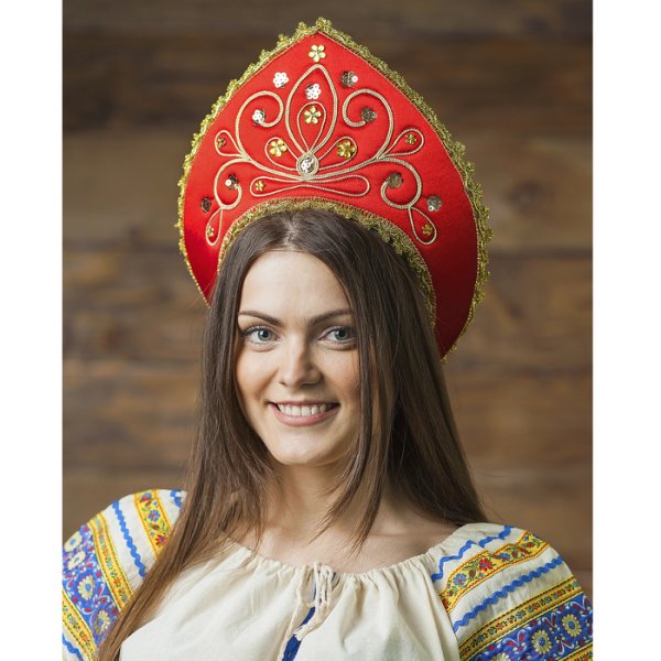 Кокошник богатый