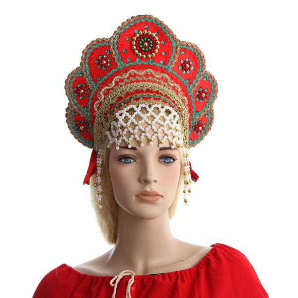 Кокошник Елена