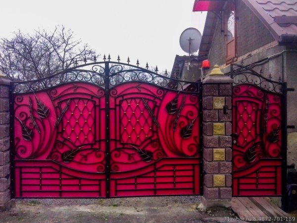 Красивые кованые ворота