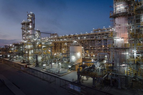 Газпромнефть завод Бадра