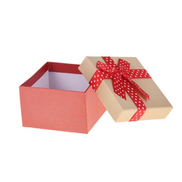 Подарочная коробка