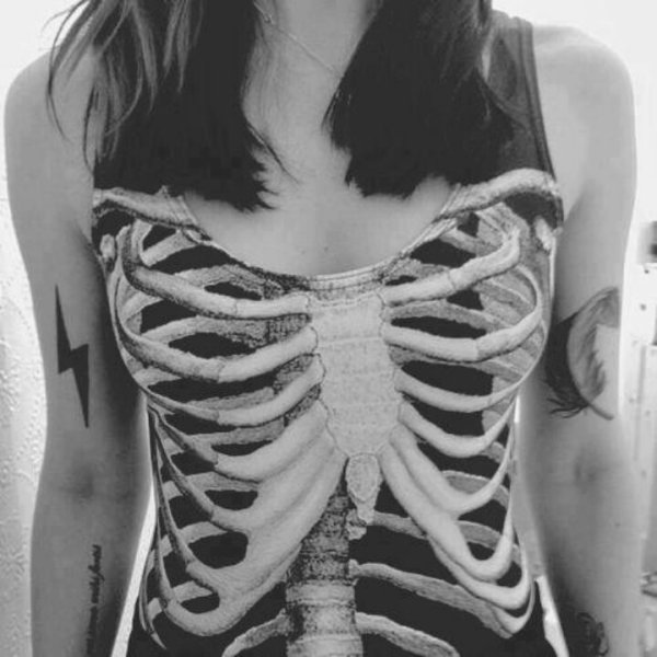 Скелет грудной клетки с сердцем