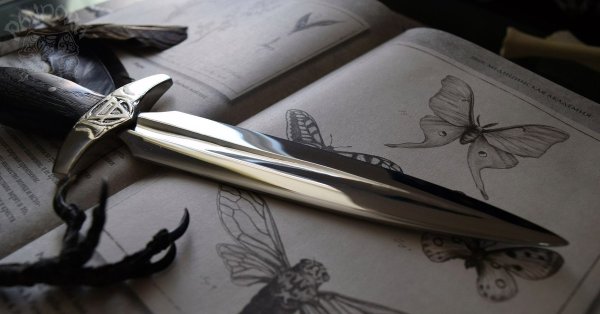 Кинжал чёрный Эстетика Королевский