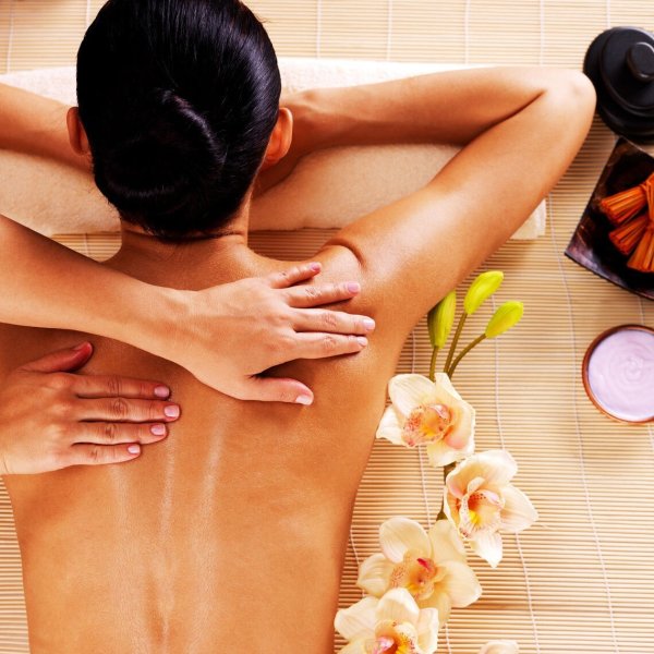 Гавайский массаж Ломи Ломи