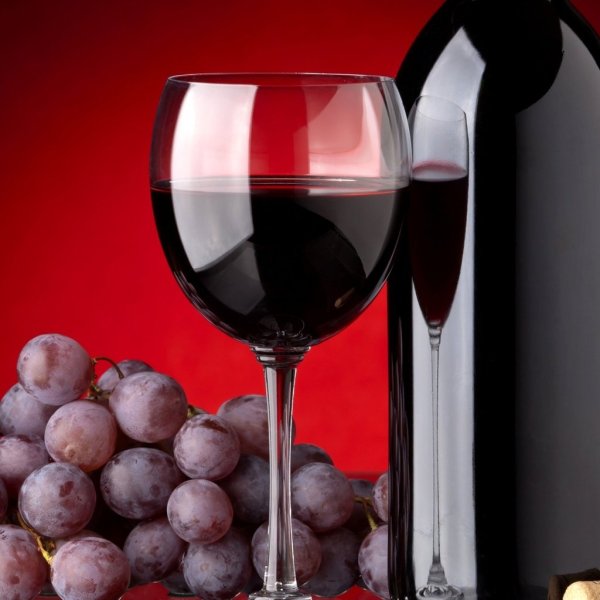 Бокал красного вина