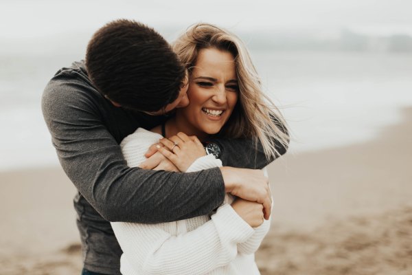 Объятия влюбленных