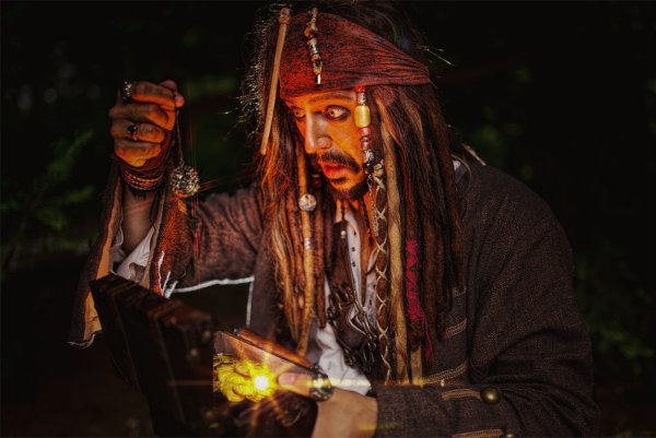 Фем Джек Воробей