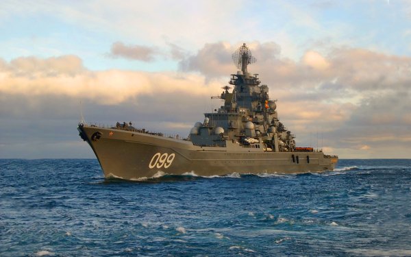 Военный крейсер Петр Великий