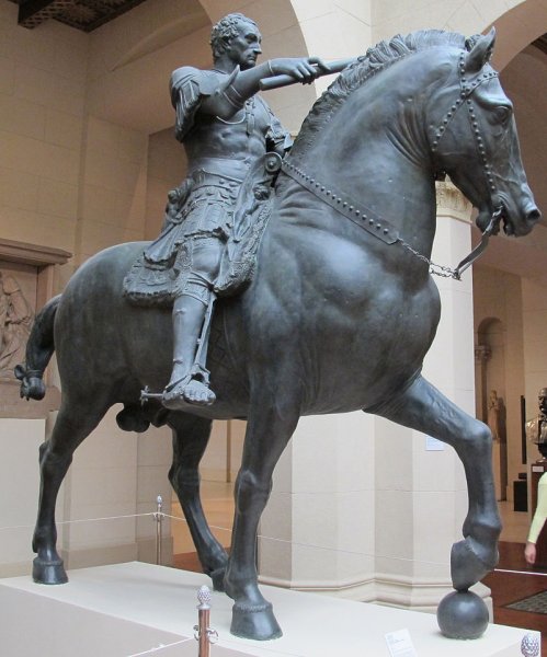 Гаттамелата Донателло постамент