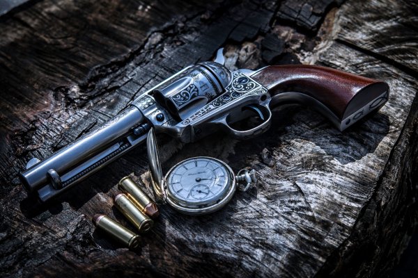 Firearms револьвер