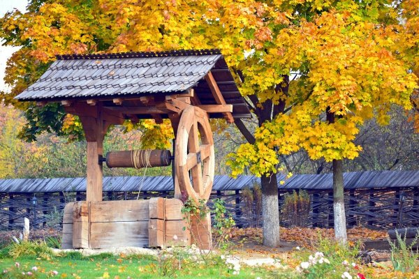 Старинный колодец