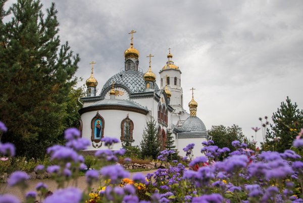 Красивая Церковь