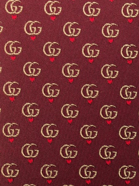 Значок Gucci gg