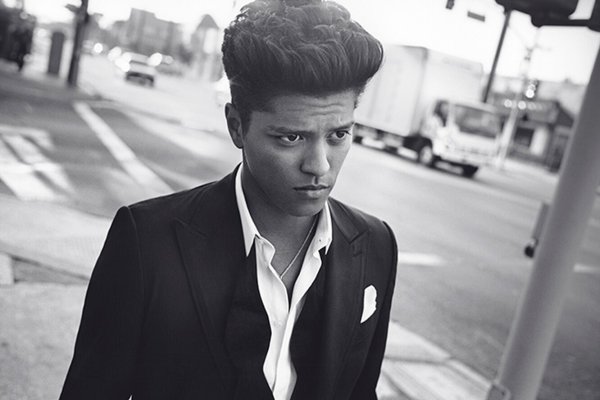 Бруно Марс чб