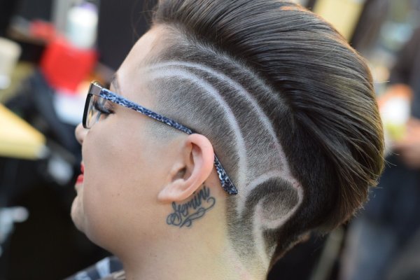 Узоры выбритые на голове женские