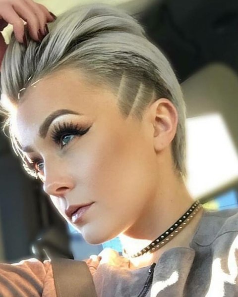 Пикси андеркат с выбритым виском