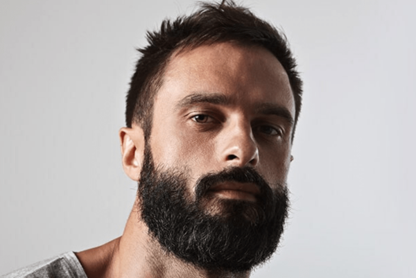 Мужчина с бородой