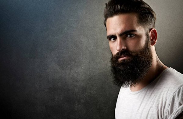 Бородатый мужчина