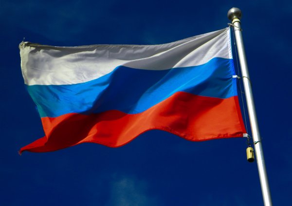 Знамя Триколор в России