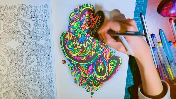 Раскрашивание цветными карандашами