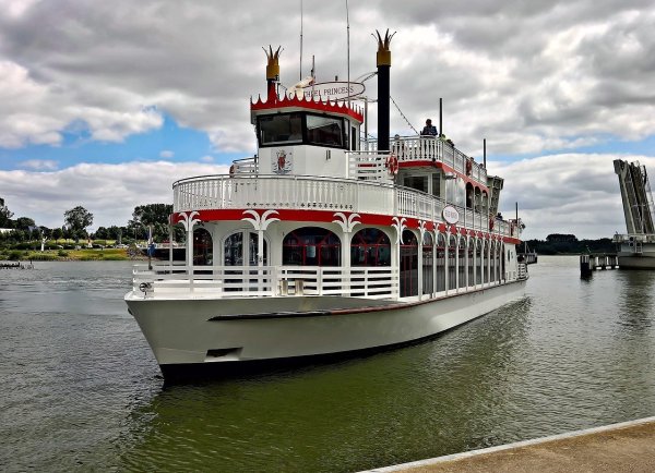 Пароход Македония