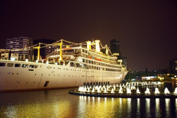 Океанский лайнер пароход