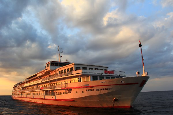 Теплоход Санкт-Петербург