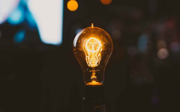 Горящая лампочка