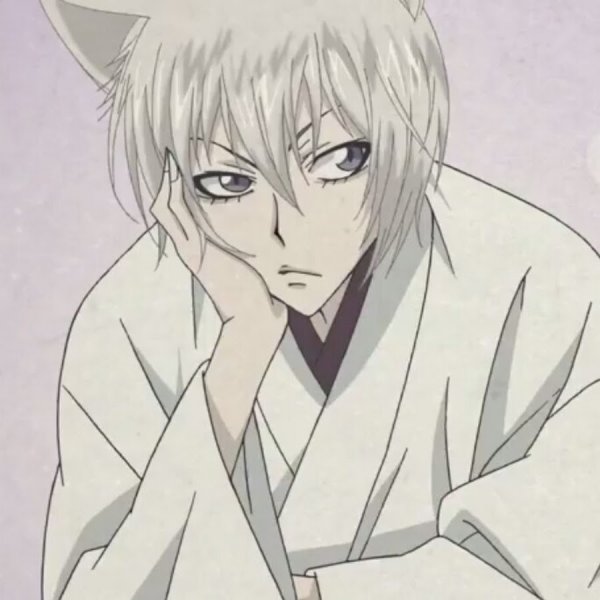 Томоэ Микаге