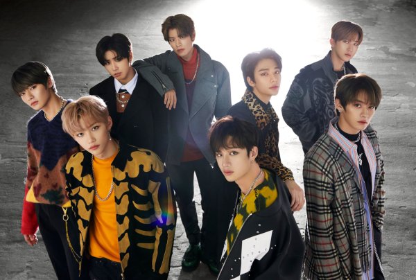 Группа Stray Kids 2020