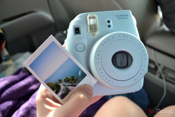 Полароид Fujifilm Instax желтый